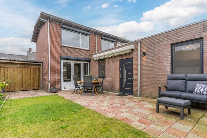 Foto 33 van Leliestraat 8