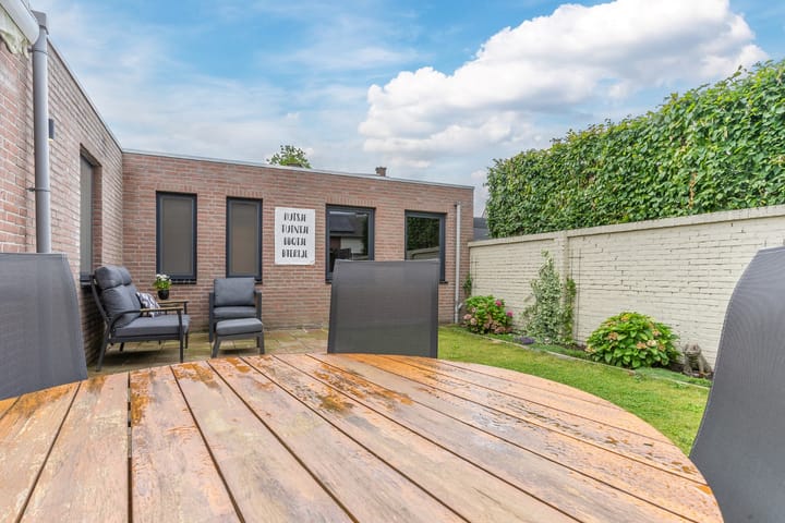 Foto 34 van Leliestraat 8