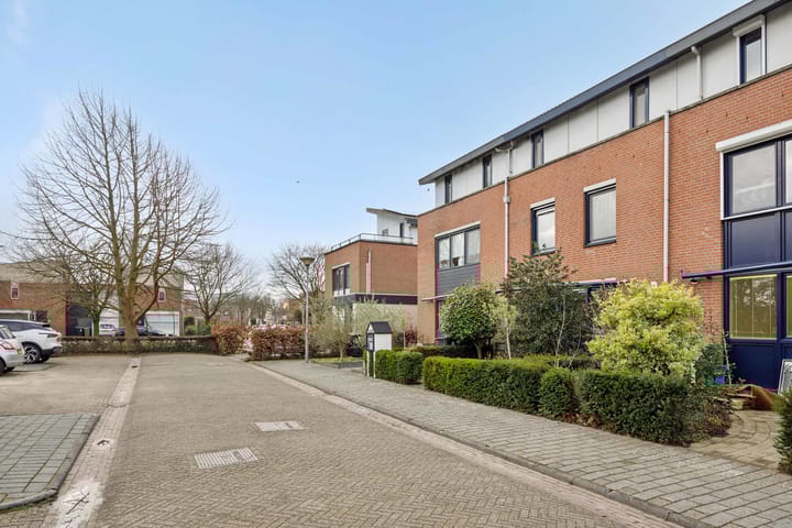 Foto 44 van Schout van Vertaingstraat 11