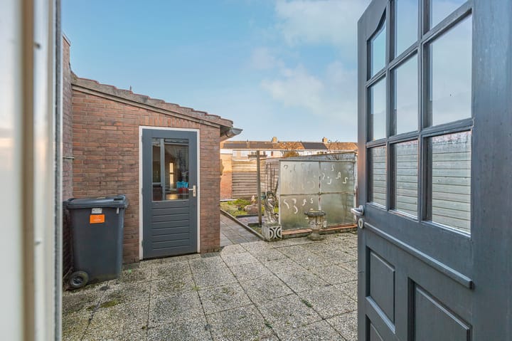 Foto 16 van Leeuwerikstraat 14