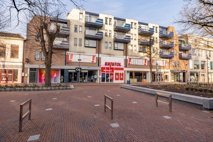 Photo 35 of Hoofdstraat 238-43