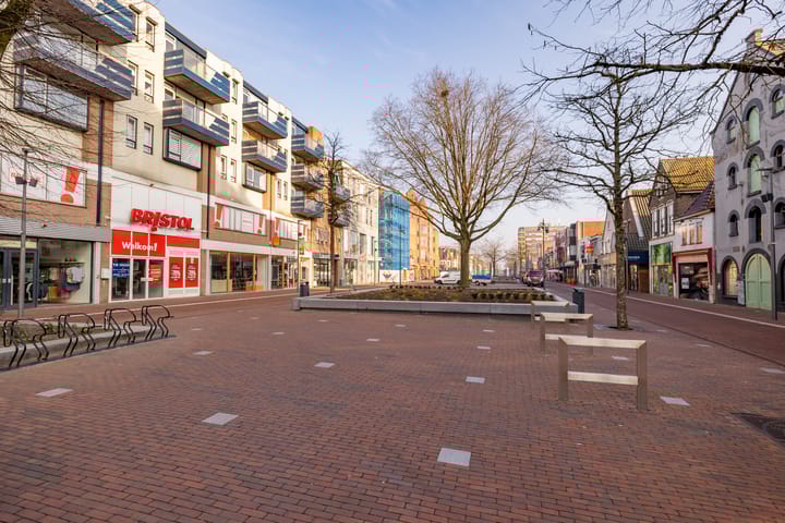 Photo 39 of Hoofdstraat 238-43