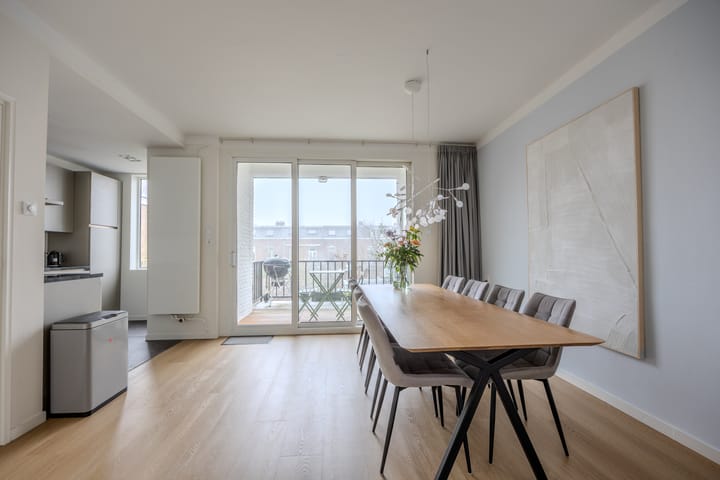 Photo 10 of van Nispenstraat 204