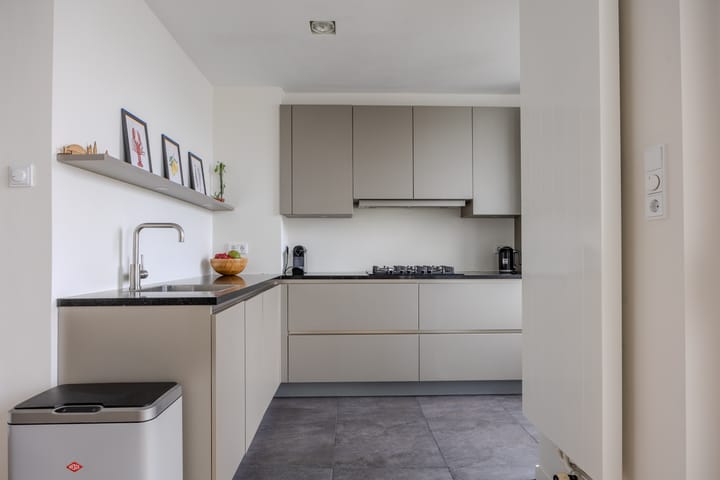 Photo 14 of van Nispenstraat 204