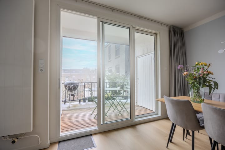 Photo 21 of van Nispenstraat 204