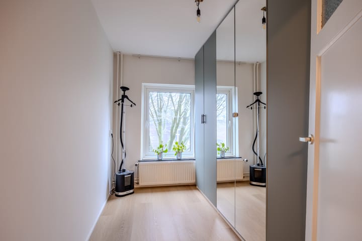 Photo 37 of van Nispenstraat 204