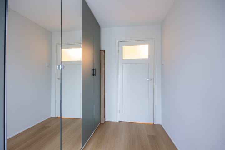 Photo 38 of van Nispenstraat 204