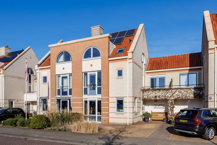 Foto 2 van Bacchus 10