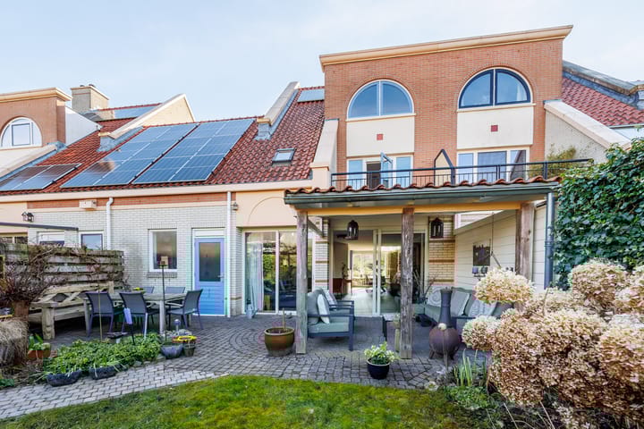 Foto 3 van Bacchus 10