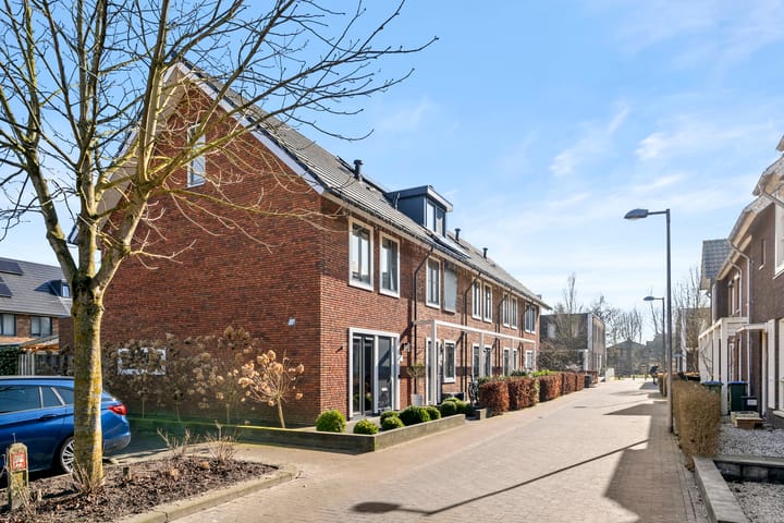 Foto 32 van Van de Weerterf 5