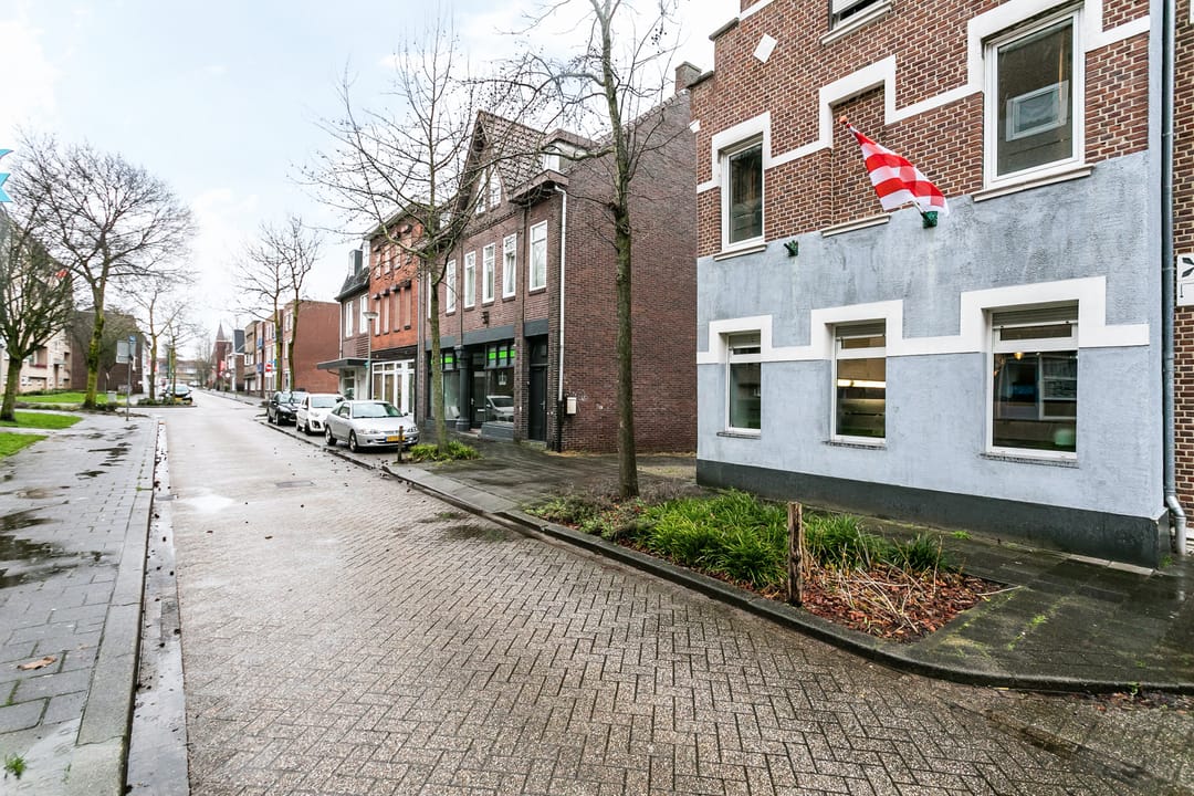 Photo 32 of Hoofdstraat 123