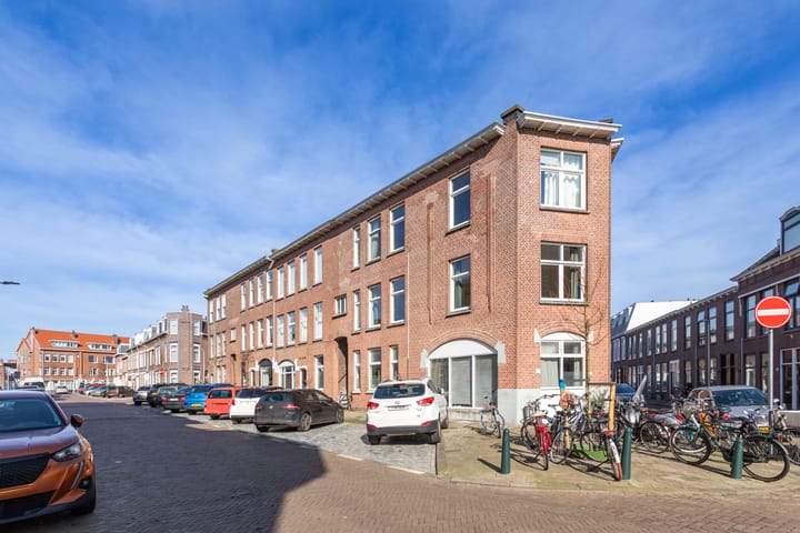 Foto 1 van Douzastraat 35