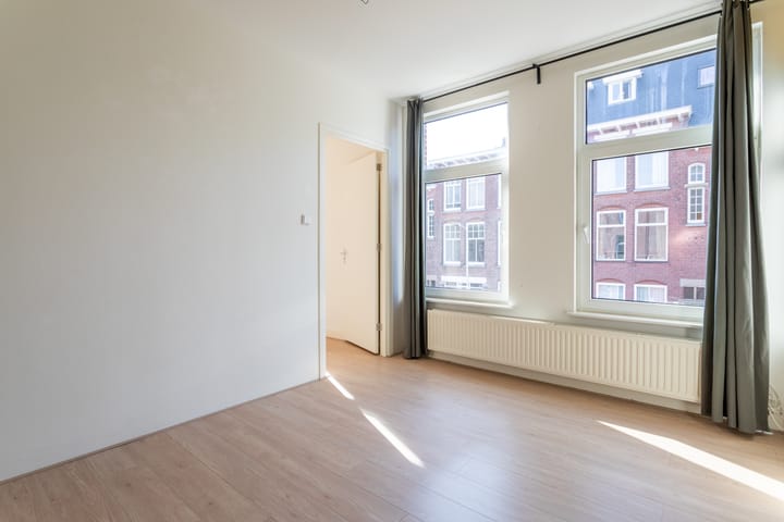 Foto 11 van Douzastraat 35