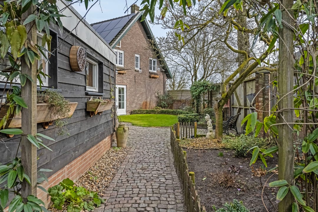 Foto 43 van Loeswijk 17