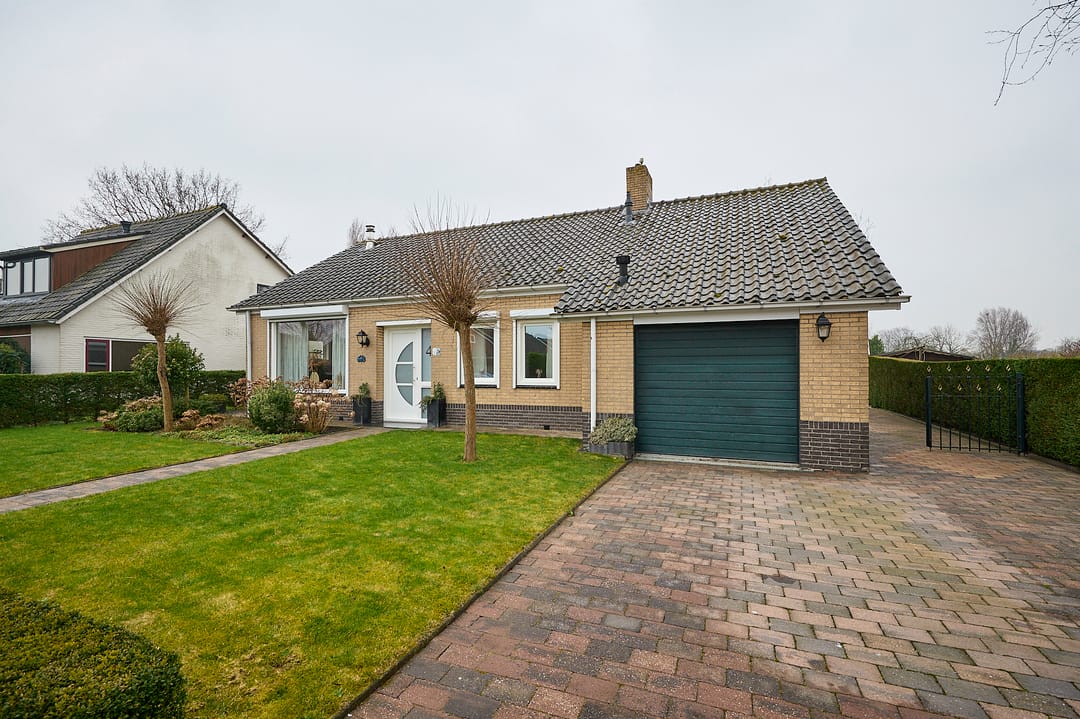 Foto 1 van Pastoor J.A.M. van den Muijsenbergstraat 4