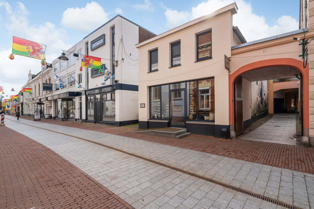 Photo 2 of Maasstraat 20-B