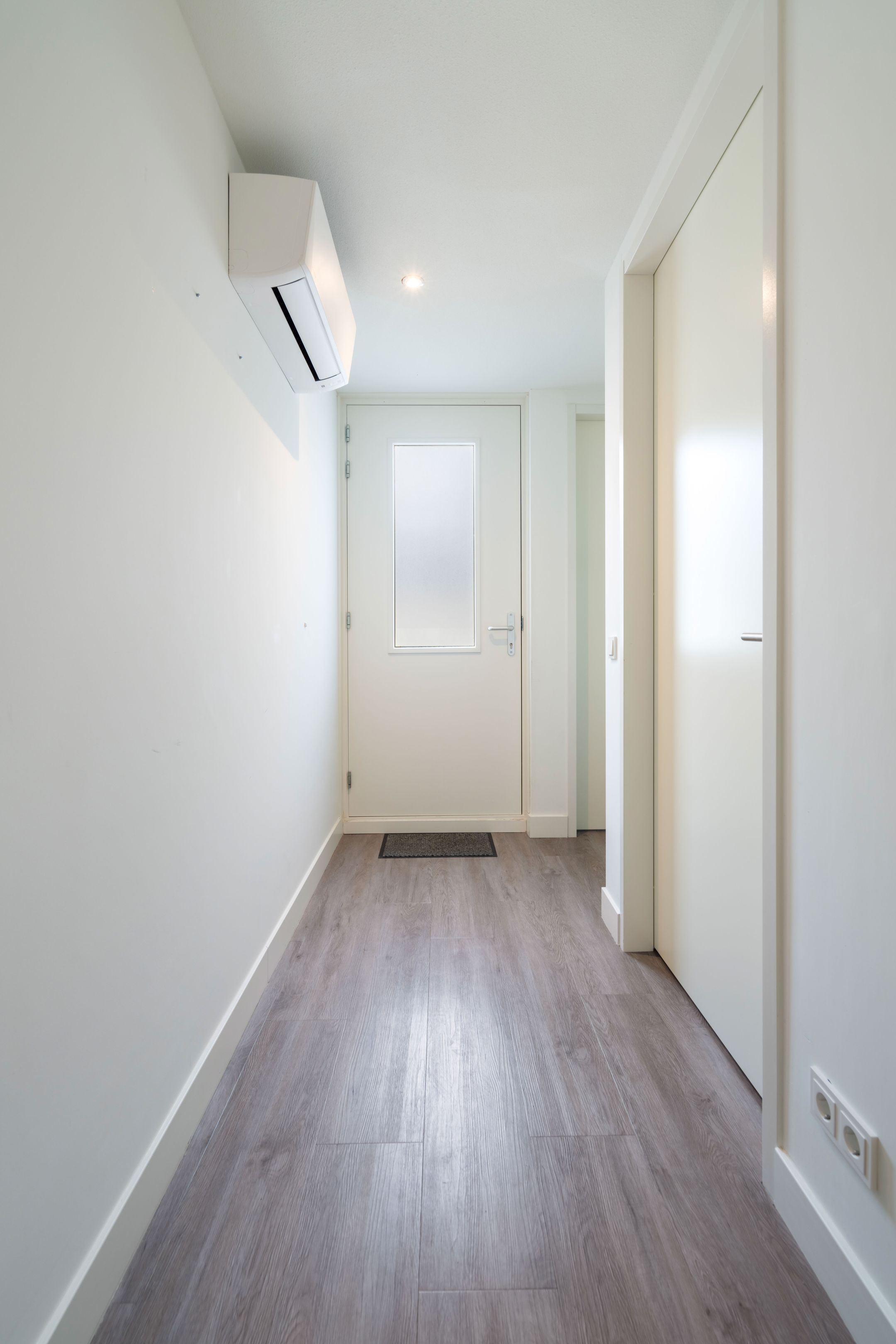 Photo 15 of Maasstraat 20-B