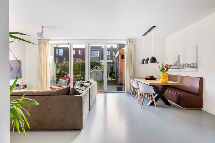 Foto 3 van Werf van Montan 4