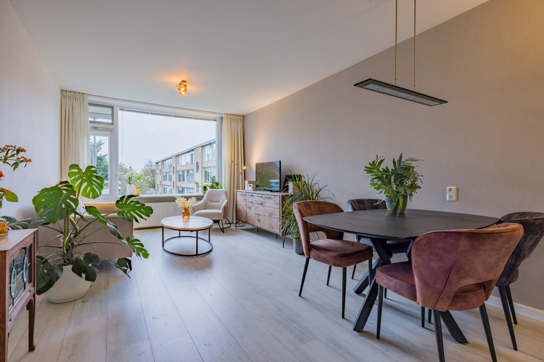 Photo 2 of Van Anrooystraat 33