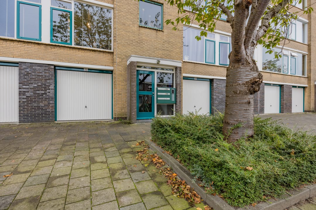 Photo 8 of Van Anrooystraat 33