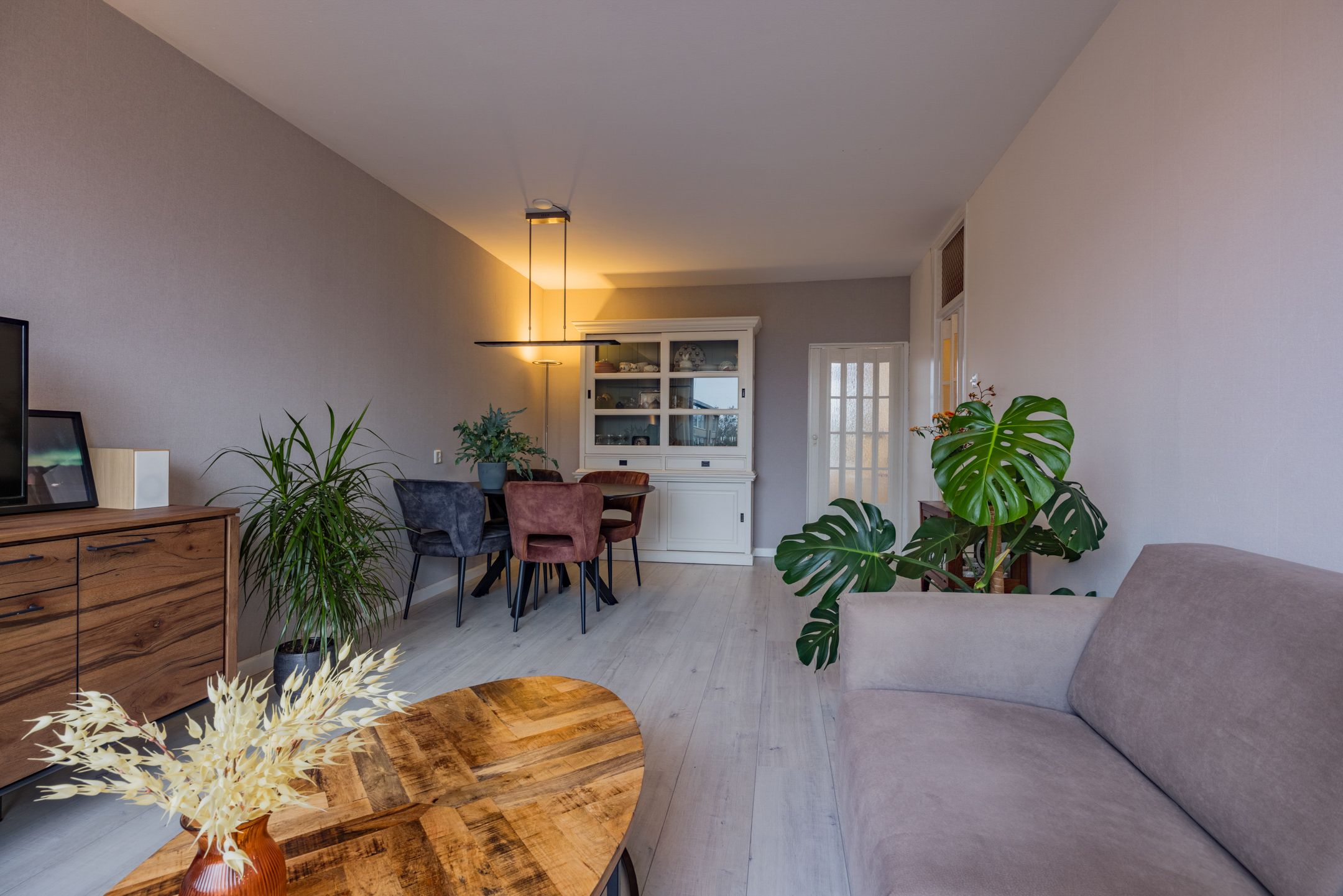 Photo 12 of Van Anrooystraat 33