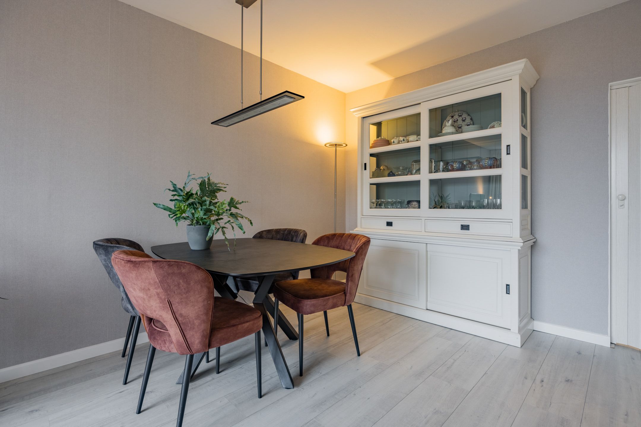 Photo 15 of Van Anrooystraat 33