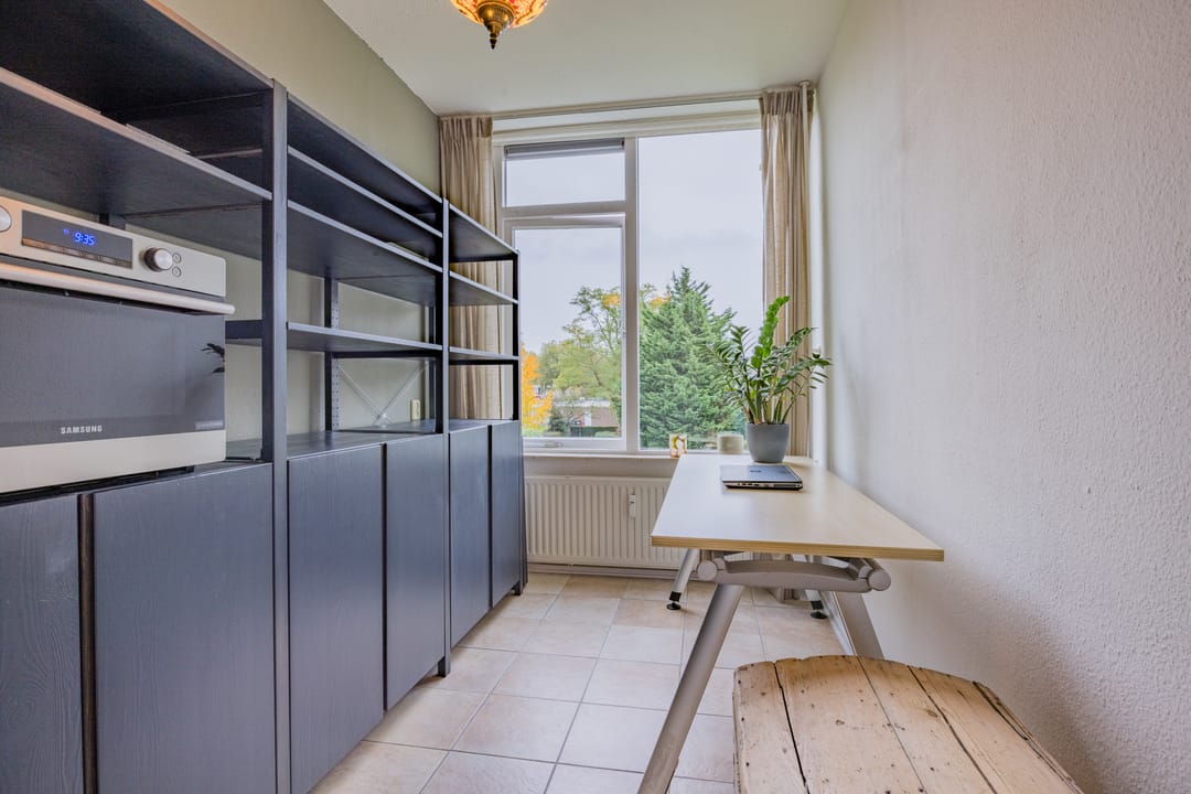 Photo 28 of Van Anrooystraat 33