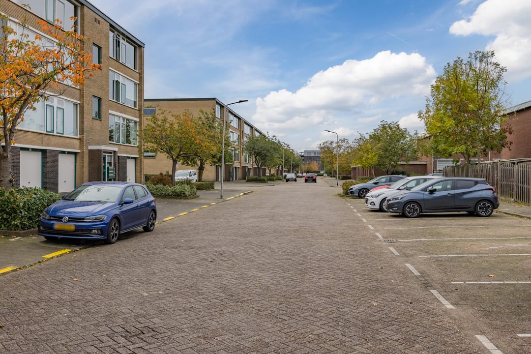 Photo 32 of Van Anrooystraat 33