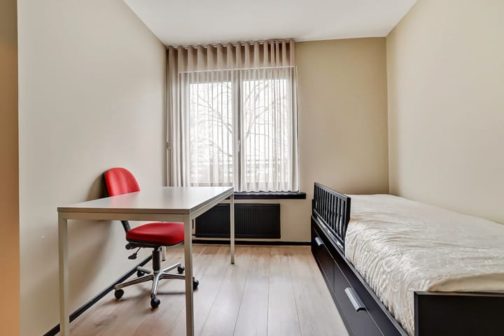 Foto 16 van Middelburglaan 72