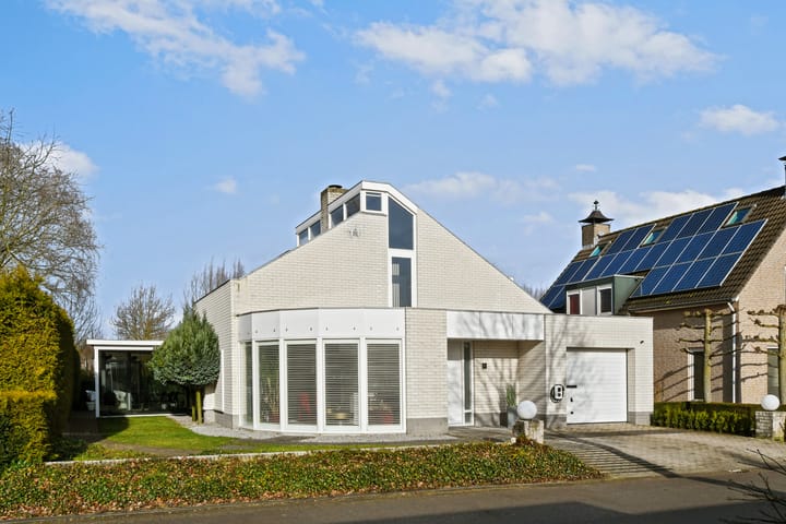 Foto 2 van Maarten Reuchlinlaan 18