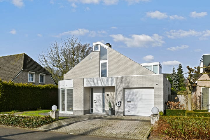 Foto 4 van Maarten Reuchlinlaan 18