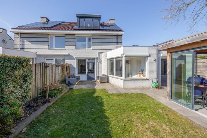 Foto 33 van Aagje Dekenstraat 12