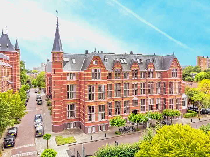 Photo 4 of Hugo de Grootstraat 111