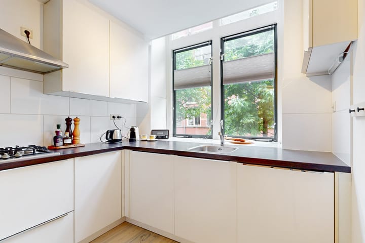 Photo 24 of Hugo de Grootstraat 111