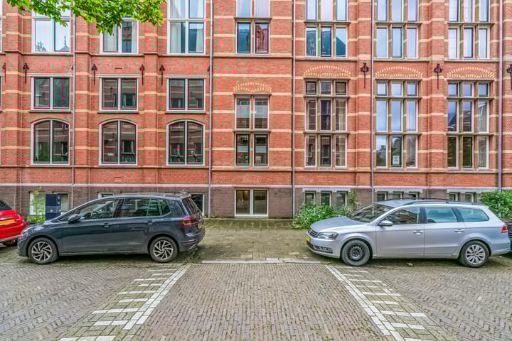 Photo 45 of Hugo de Grootstraat 111