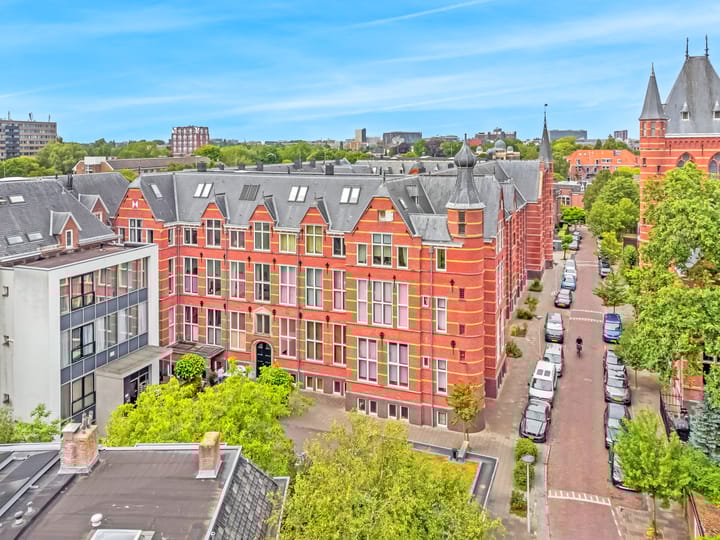 Photo 46 of Hugo de Grootstraat 111