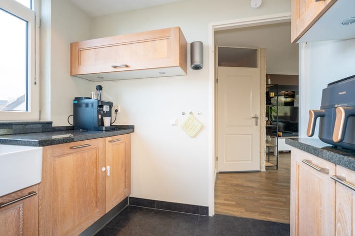 Foto 22 van Hugo van Woerdenstraat 77