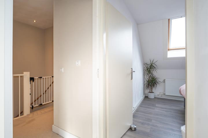 Foto 29 van Hugo van Woerdenstraat 77