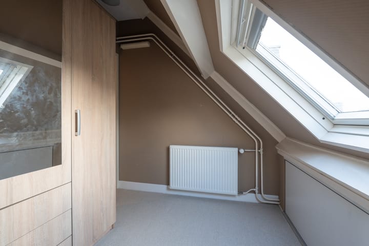 Foto 37 van Hugo van Woerdenstraat 77