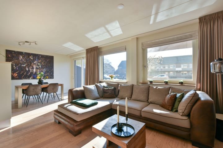 Foto 7 van Burgemeester de Voogtlaan 82