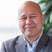Lucky Simon - Makelaar (Directeur)