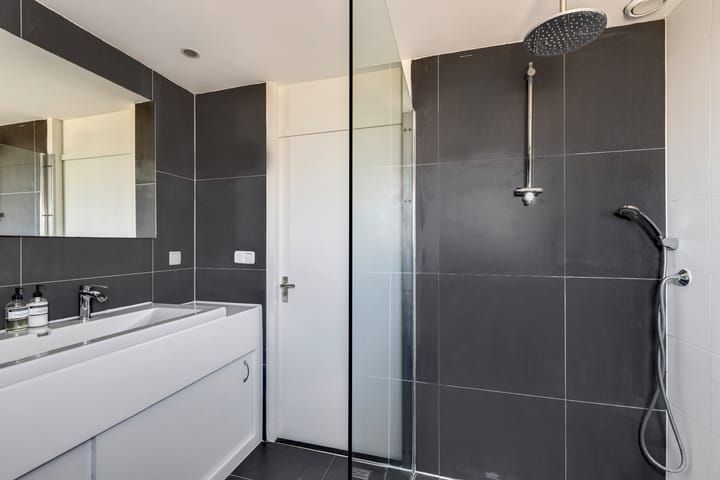 Foto 38 van Bombardonstraat 79