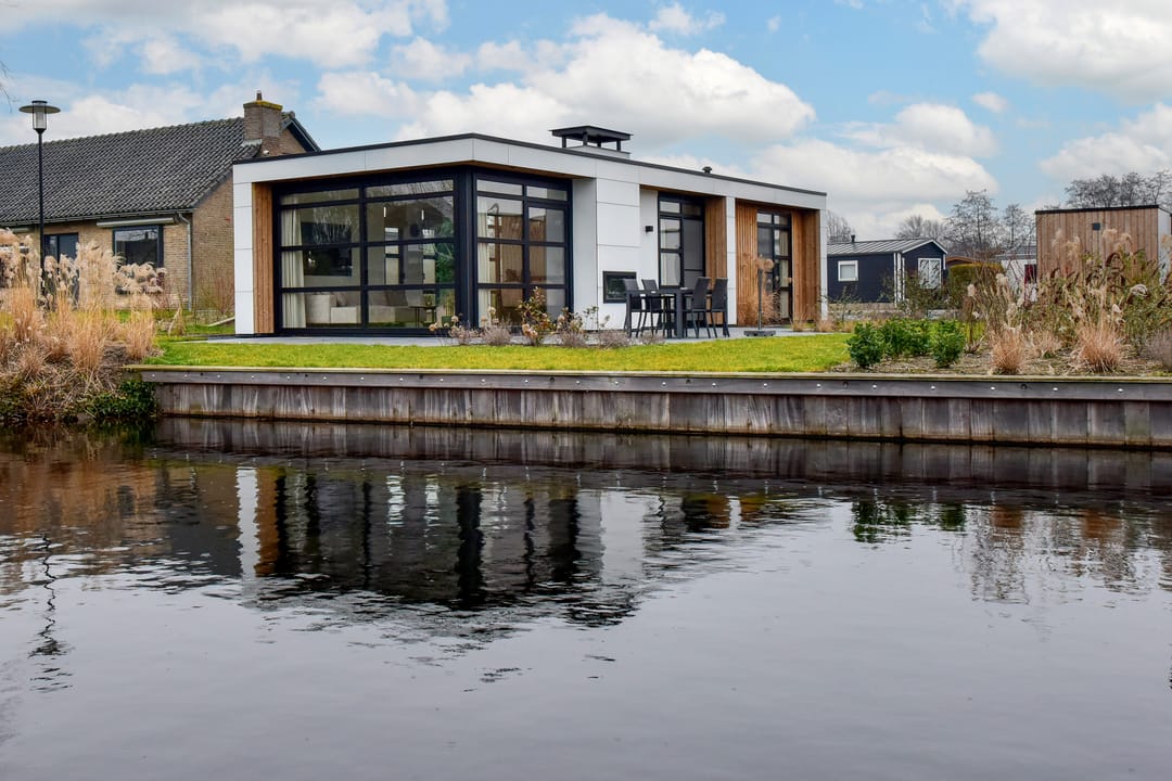 Photo 1 of Nieuw-Loosdrechtsedijk 215-C1