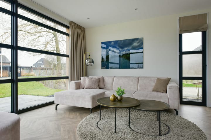 Photo 4 of Nieuw-Loosdrechtsedijk 215-C1