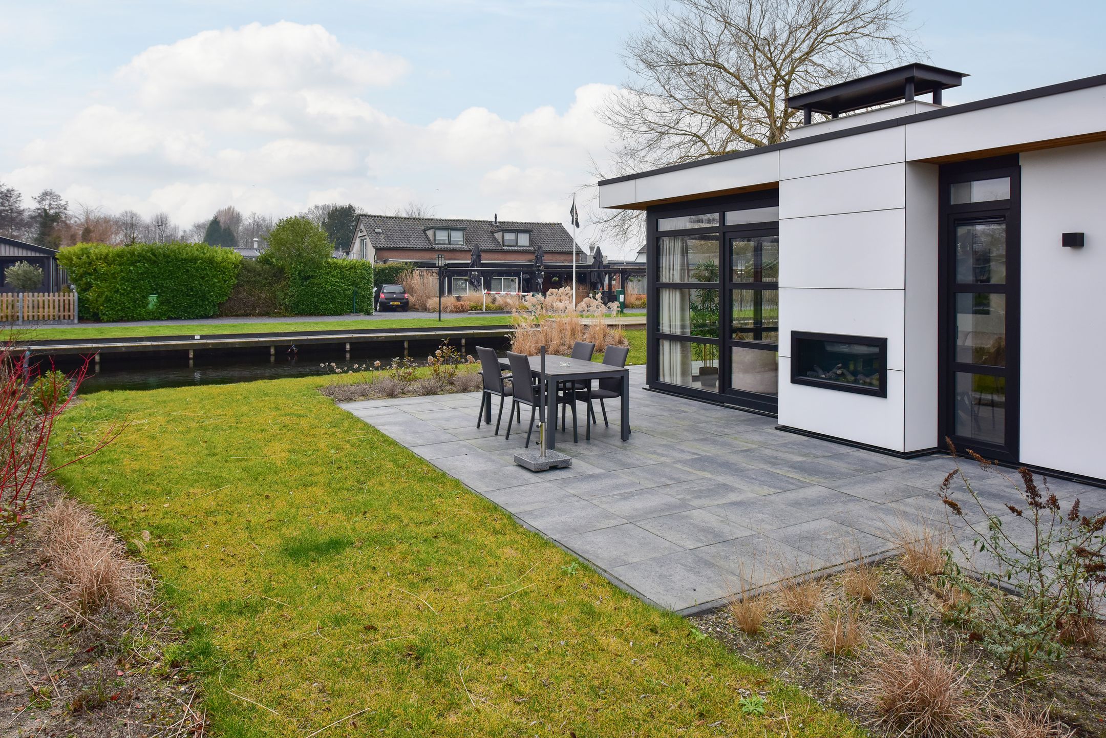 Photo 21 of Nieuw-Loosdrechtsedijk 215-C1