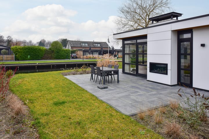 Vrijstaande woning te koop: Nieuw-Loosdrechtsedijk 215C1, Loosdrecht
