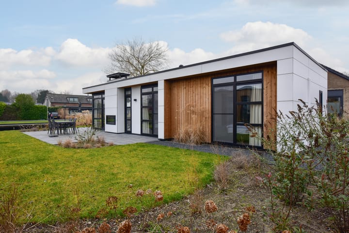 Vrijstaande woning te koop: Nieuw-Loosdrechtsedijk 215C1, Loosdrecht