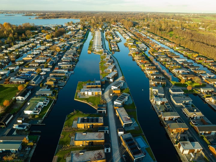 Vrijstaande woning te koop: Nieuw-Loosdrechtsedijk 215C1, Loosdrecht