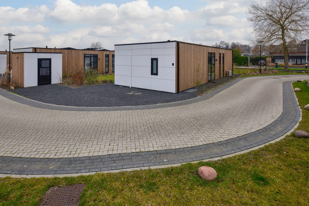 Photo 32 of Nieuw-Loosdrechtsedijk 215-C1