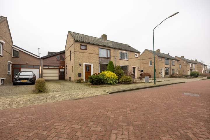 Foto 39 van Graaf Hermanstraat 7